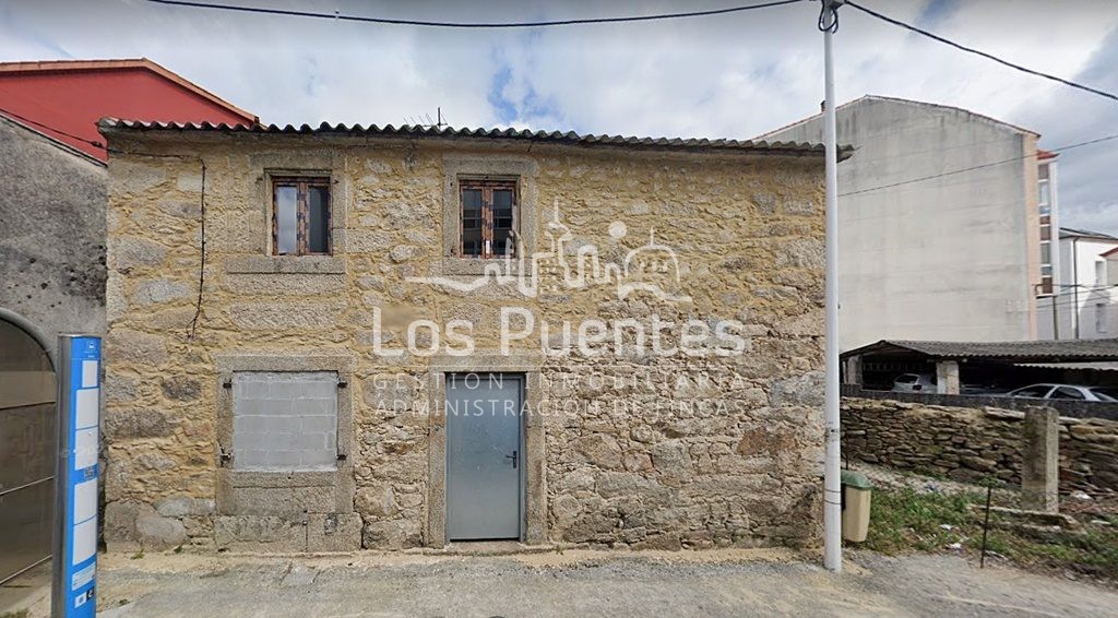 Casa a restaurar en Mesoiro. A Coruña